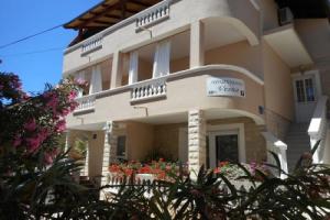 "apartment With 2 Bedrooms for 2 Guests", Водице