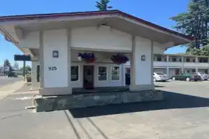 Red Carpet Inn Medford, Медфорд