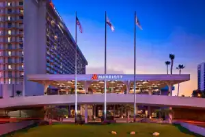 Отель «Los Angeles Airport Marriott», Лос-Анджелес