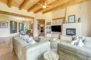 1/2 Mi to Airport Mesa! Hot Tub Haven w/ Mtn Views, Седона