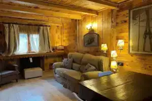 Hotel «Letterario Locanda Collomb», Ла-Тюиль