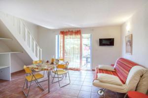 Holiday home 150m from the beach in Corsica, Морьяни-Пляж
