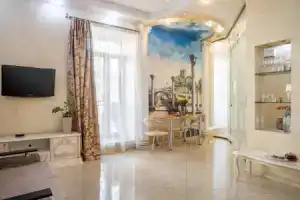 Апартаменты Счастье жить в центре Севастополя на ул. Большая Морская, д.32