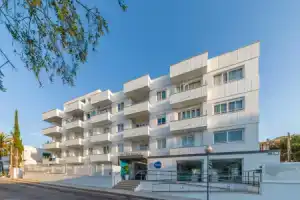 Hotel «Triton Beach», Кала-Раджада