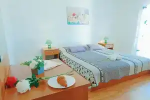Adorable Apartment With Pool & Terrace With Sea View, Сень