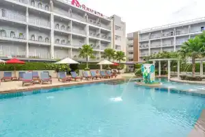 Отель «Ramada By Wyndham Phuket Deevana Patong - Sha Extra Plus», Патонг