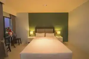 Sixty Six Place Hotel, Транг