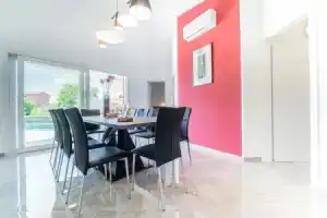 Modern Villa With Pool and Terrace, Кринца