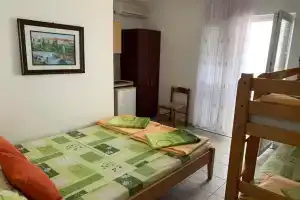 Гостевой дом «Jelić apartmani», Сутоморе