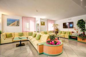 Hotel «Oregon», Римини