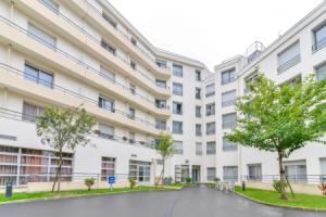Quality Suites Valenciennes, Валансьен