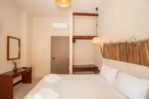 Atma Beach Rooms & Suites, Фалираки