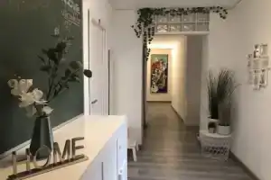4Studios B&B Alicante, Аликанте