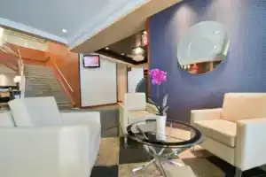 Hotel Universel Montréal, Монреаль