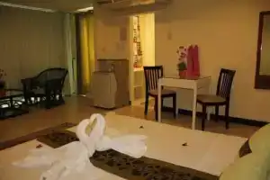 Chanisara Guest House, Ката