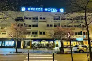 Breeze Hotel, Кале