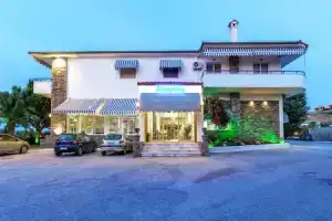 Xenios Port Marina Hotel, Пефкохори