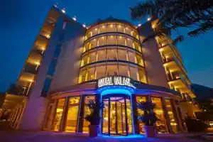 Hotel «Kristal Palace - TonelliHotels», Рива дель Гарда
