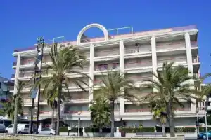 T&H Ancora Family Apartment, Салоу