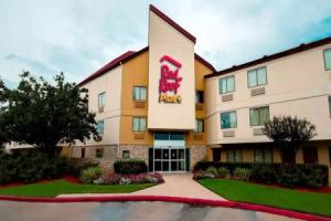 Отель «Red Roof Inn Plus+ Houston - Energy Corridor», Хьюстон