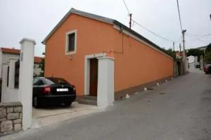 Apartment Neven, Сень
