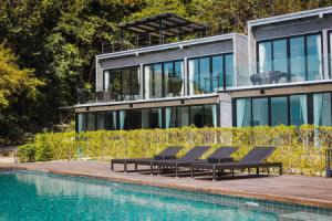 Anatta The Cliff House, Лаем-Синг
