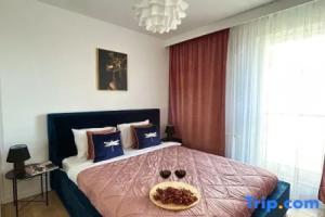 Lumina stylish 3-room apart with balcony, Лодзь