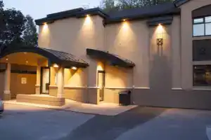 Hotel «Le Chablis Cadillac», Монреаль
