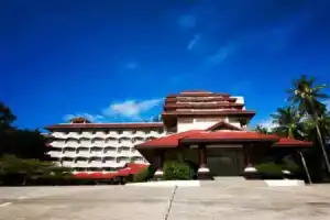 Supar Royal Beach Hotel, Ханом