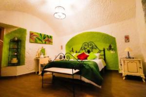 2 bedrooms house with shared pool furnished garden and wifi at Purullena, Гвадикс