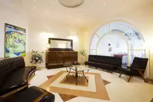 Отель «Grand Center Boutique & Roof Restaurant», Кирения