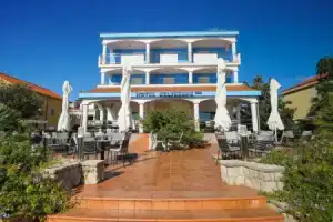 Hotel «Belvedere», Сукошан