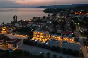 Vista Luxury Suites Halkidiki, Неос Мармарас