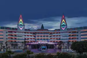 Botanik Platinum Hotel, Окурджалар
