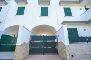 Casa Machiavelli Near The Sea, Порто-Чезарео