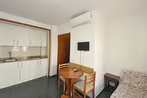 Apartamentos AR Flores, Льорет де Мар
