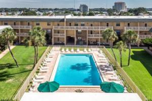 Venus 314 is a Gulf Side 2 BR on Okaloosa Island by RedAwning, Форт-Уолтон-Бич