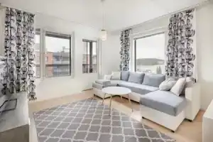 Spacious 2BR Apt - Lake View & Sauna, Ювяскюля