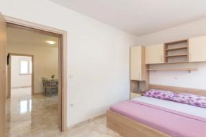 Amazing Home in Krvavica With Wifi and 2 Bedrooms, Krvavica