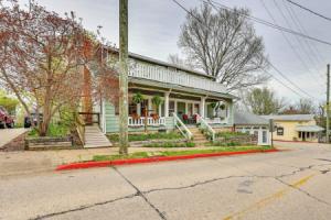 Eureka Springs Vacation Rental < Half-mi to Dtwn!, Юрика-Спрингс