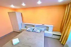 Апартаменты Байкал на улице Весны 17, Красноярск