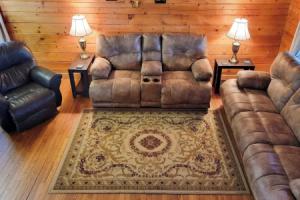 Rustic Cabin w/ Screened Deck: 8 Mi to Dollywood, Севьервилл