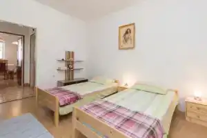 Awesome Home in Zadar With 2 Bedrooms and Wifi, Задар