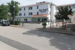 Bns Hotel Francisco, Бая-Домиция