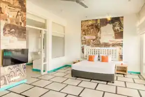Hotel «J Negombo», Негомбо