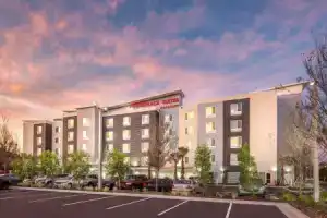 Отель «TownePlace Suites by Marriott Orlando Altamonte Springs/Maitland», Орландо