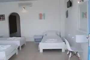 Hotel «Petradi», Хора