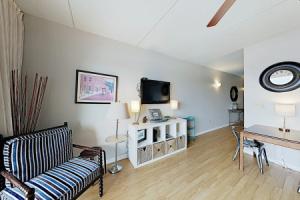 2 Historic District S, River-views Balconies 2 Bedroom Condo, Уилмингтон