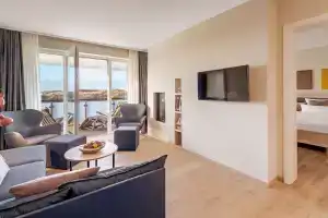 Strandhotel Sandburg, Лангеог