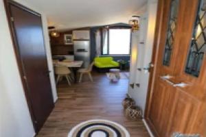 Alexander Suite Home, Миртеа